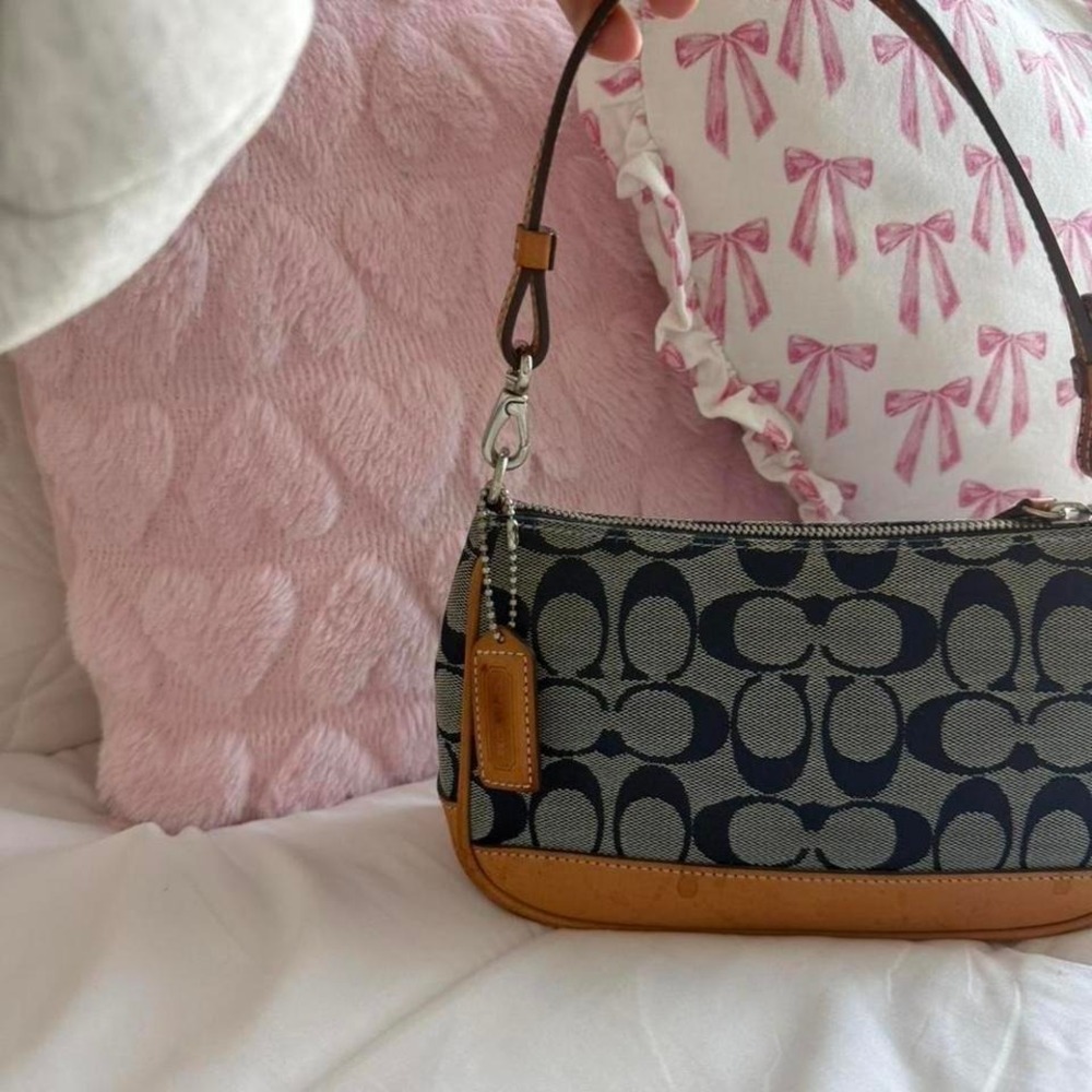 Y2K Coach Signature Demi monogram mini shoulder bag in navy blue and canvas - Picture 3 of 8